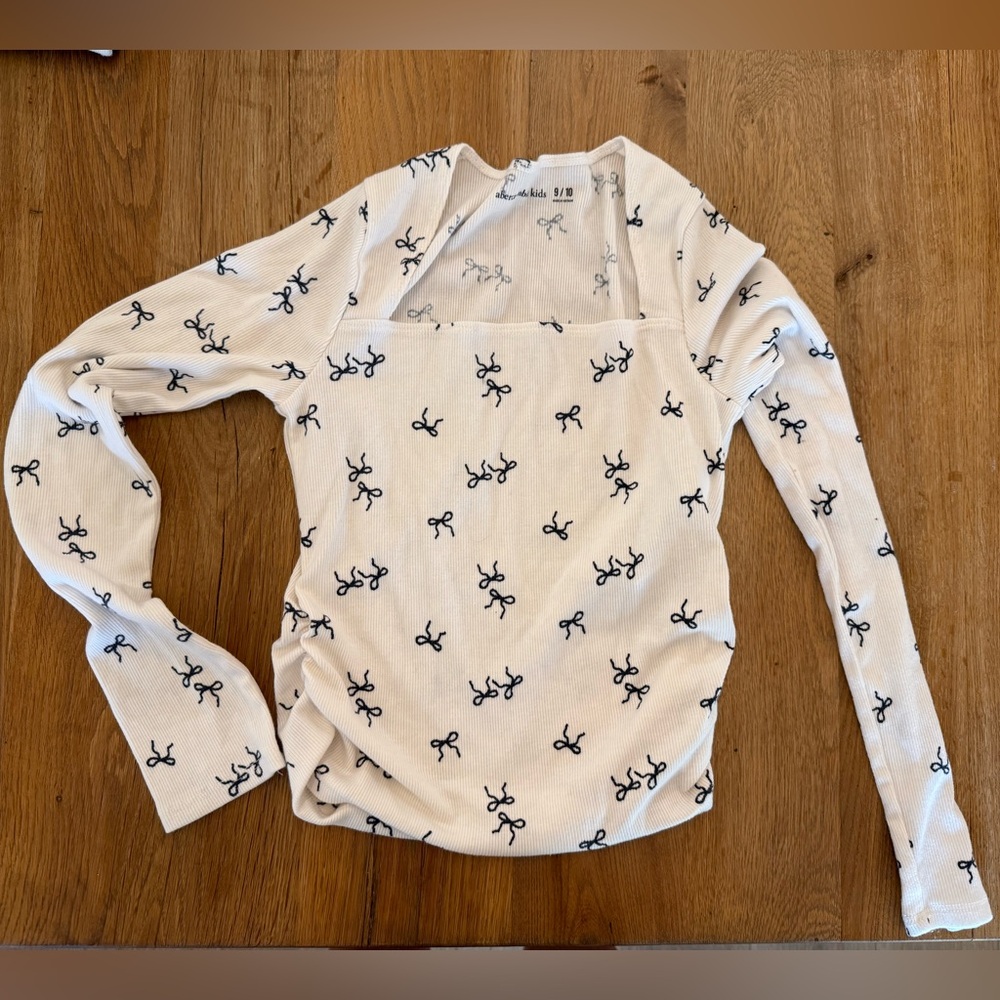 Abercrombie kids bow long sleeve